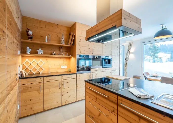 In Near Lift Nyaraló